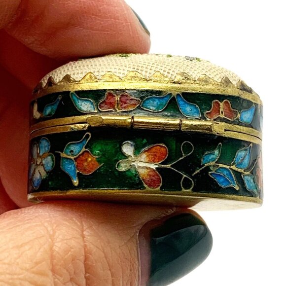 Vintage Petit Point Cloisonné Enamel Pill Box Embroidery Oval Shape - Picture 4 of 9